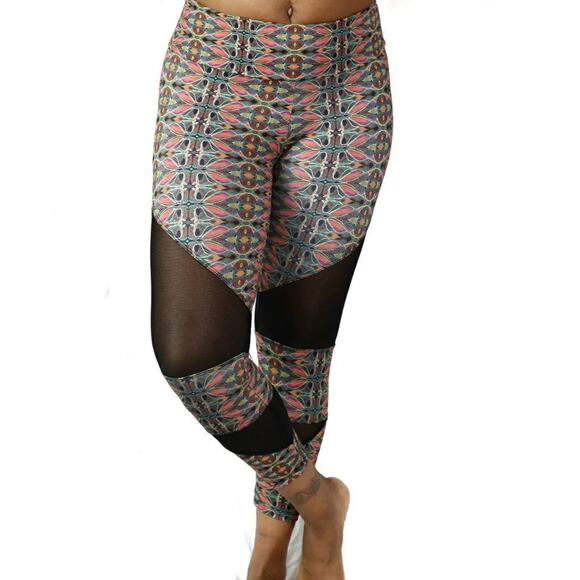 Onzie Leggings Mosaic Kaleidoscope Print Capri Mid Rise Sheer Active Size Medium - Picture 1 of 13